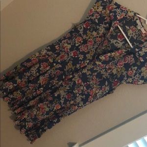 Short sleeved floral dress